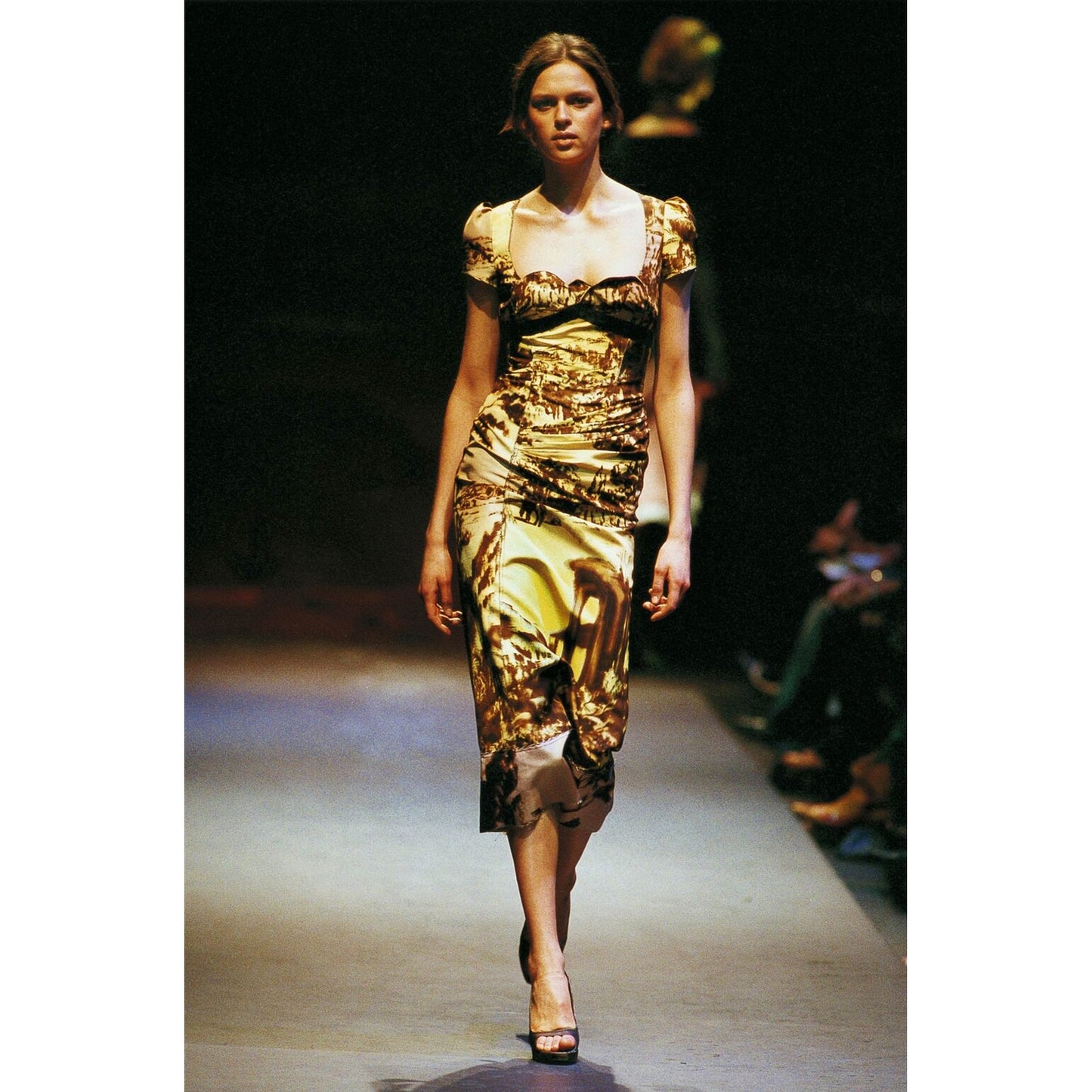 PRADA FW04 RUINS SKIRT SPLIT DESIGN (RUNWAY)